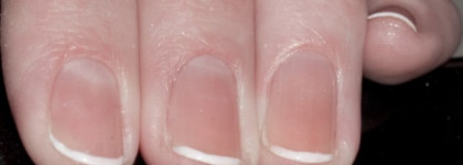 Essence - лак для "улыбки"