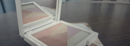 Деликатный шиммер Kiko Origami Petal light 01