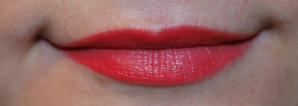 Замечательный цвет, но качество, оставляет желать лучшего. Это все про помаду Oriflame Beauty Wonder Colour Lipstick оттенок "Coral Wave"