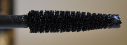 Vivienne Sabo Eventailliste Mascara Avantage Ternaire в тоне 01. Не такая, какой показалась сперва