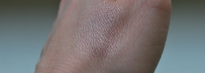 Yves Rocher 100% Natural Origin Loose Pearls – "Кулер натюр" Рассыпчатые тени для век «Минералы и растения» Розовый