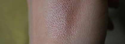 Yves Rocher 100% Natural Origin Loose Pearls – "Кулер натюр" Рассыпчатые тени для век «Минералы и растения» Розовый