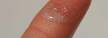 Мой нежный снежный - Lancome Gloss In Love Sparkling Lipglaze Cocooning Feel  Just Strauss №200