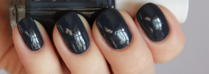 Essie Bobbing for Baubles + Catrice million style effect top coat C05 return of space cowboys