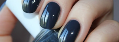 Essie Bobbing for Baubles + Catrice million style effect top coat C05 return of space cowboys