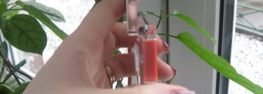 А так хотелось персика...но в итоге - Clinique Blushing Blush Powder Blush Компактные румяна № 110 Precious Posy (обновленные свотчи)