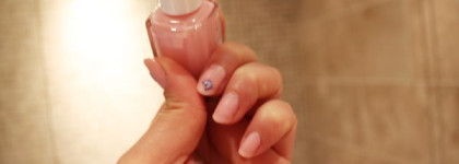 Небольшой свотч на тему о Essie и Chanel