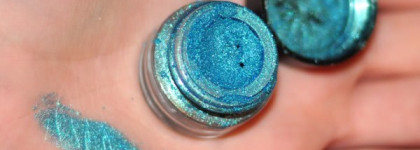 Несколько отзывов - подводка-фломастер, рассыпчатые тени и кремовый лак