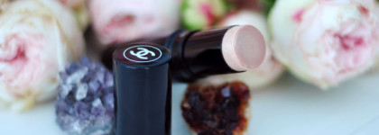 Моя прелесть: идеальный хайлайтер Chanel Baume Essentiel Multi-Use Glow Stick в оттенке Sculpting