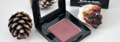 Идеальные тени для голубых глаз - Bobbi Brown Metallic Eye Shadow в оттенке Cognac