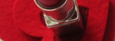 Роковой образ с красной помадой Artdeco High Performance Lips №428 - Red  Fire