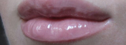 Сама нежность - блеск для губ BeYu Catwalk Volume Gloss №46