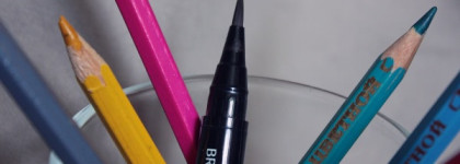 Пара индивидуальностей: блеск Chanel Glossimer 176 и жидкая подводка Shiseido Automatic Fine Eyeliner BR602