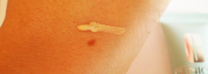 Маскирующий карандаш для проблемной кожи Clinique Anti-blemish Solutions Clearing Consealer (shade 01)