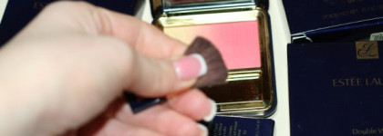 Румяна  Estée Lauder Signature Silky Powder Blush  №21 peach nuance