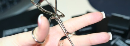 MAC в моей косметичке. Часть №3. Хайлайтер Cream Colour Base , щипцы Full Lash Curler , гель для бровей Brow Set