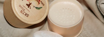 Матирующая пудра Skinfood Peach Sake Silky Finish Powder