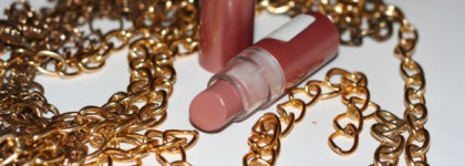 любимый нюд Essence lipstick — #50 Creamy Nude