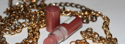 любимый нюд Essence lipstick — #50 Creamy Nude