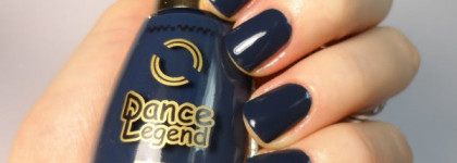 Зимний маникюр с  Dance Legend  №416 + Dotty top