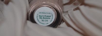 OPI Don't Pretzel My Buttons NL G16