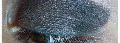 "Неуловимые" тени MAC Eye shadow в оттенках Beauty Marked  и  Humid
