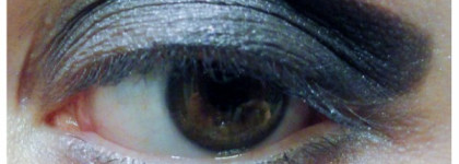 "Неуловимые" тени MAC Eye shadow в оттенках Beauty Marked  и  Humid