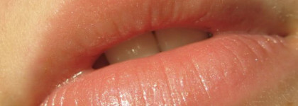 Аппетитная штучка, или Блеск для губ от Essence