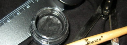 Гелевая подводка для глаз от Ffleur moon Magic Eyeliner Gel, black