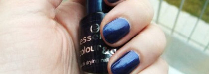 Новогодний маникюр от Essence: Сверкающие звезды