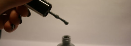 Наступление "серых" или лак  Rimmel  #805 Grey Matter