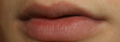 Немного об Ухаживающем бальзаме для губ "Нежный цвет" оттенок "Red"  от Avon