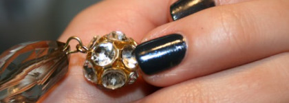 Интересный синий лак от Essence Colour&Go #126