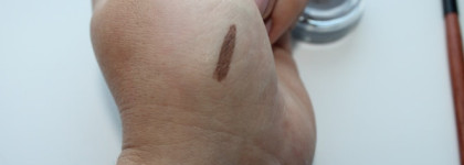 Он начал набирать популярность. Just Make Up BrowGel №418