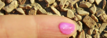 Ого, какой он яркий! Блеск для губ Sleek "Gloss Me" Tai Orchid 23