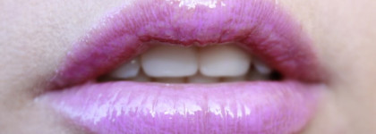 Ого, какой он яркий! Блеск для губ Sleek "Gloss Me" Tai Orchid 23