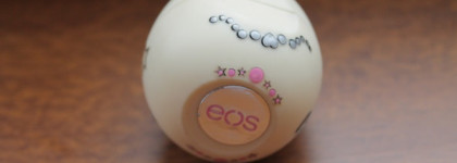 Рождественский бальзам для губ eos Lip Balm