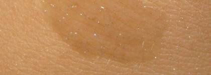 Мои помощники в завершении макияжа (заменила свотчи метеоритов)