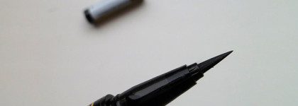 Яркие стрелки с подводкой Eveline 24h Precise Brush Liner black