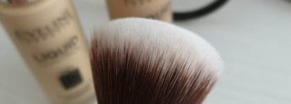 "Та самая, с пипеткой" тональная основа Eveline Liquid Control HD Foundation