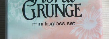 Две непОнятые мной милашки -  Essence Floral Grunge mini lipgloss set N01 , N02