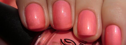 Нежный неон China Glaze Pink Plumeria