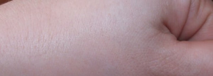 Clarins Eclat Minute Instant Light Eye Perfecting Base — Фиксирующая база под тени для век  в оттенке 00, или сказ о несложившихся отношениях