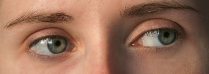 Тушь-гель для бровей от Essence. Lash & brow gel mascara