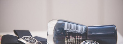 Essence Color & Go nail polish, #126 date in the moonlight