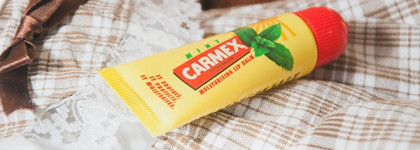 Carmex moisturising lip balm, mint. Небезызвестный Кармекс