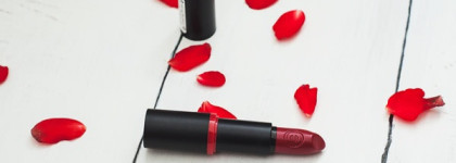 Essence longlasting lipstick #03 Dare to Wear