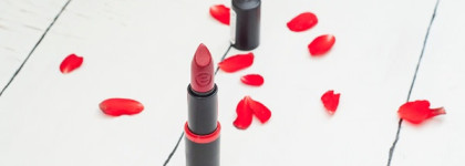 Essence longlasting lipstick #03 Dare to Wear
