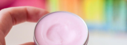 Уход за губами с Maybelline, Nivea и Little Siberica от Natura Siberica