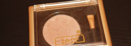 Бежевое  трио  в  моей  косметичке